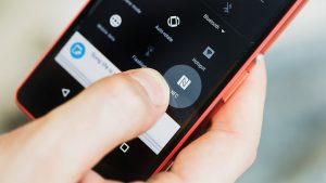 Activare sau dezactivare NFC pe iPhone sau Android