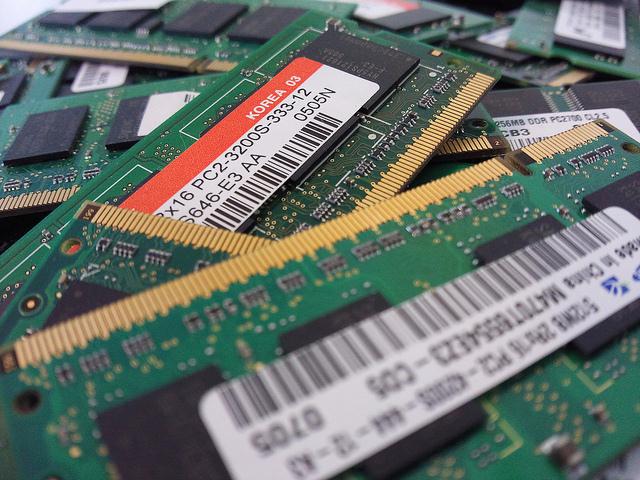 Adăugare memorie RAM pe PC sau laptop