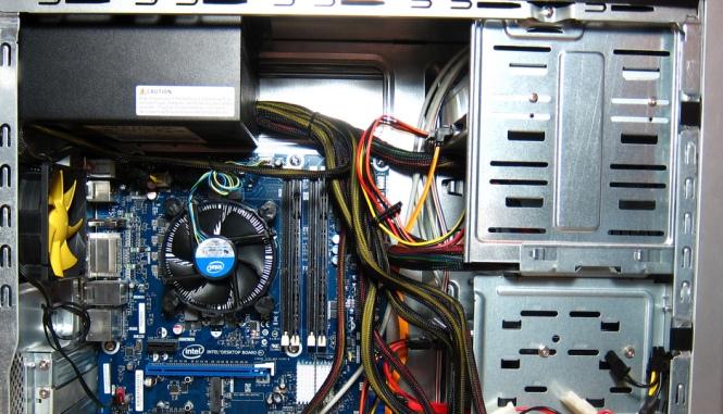 Cum se montează un hard disk sau SSD în PC